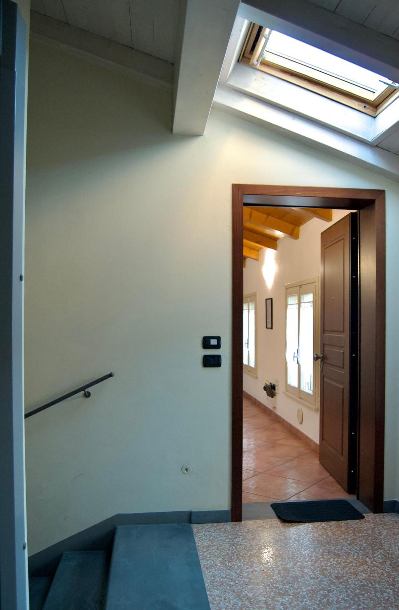 Ferienwohnung Casa Viola, Deliziosa Mansarda In Centro Storico Modena Exterior foto